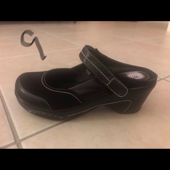 Black clogs - Picture 2 of 2